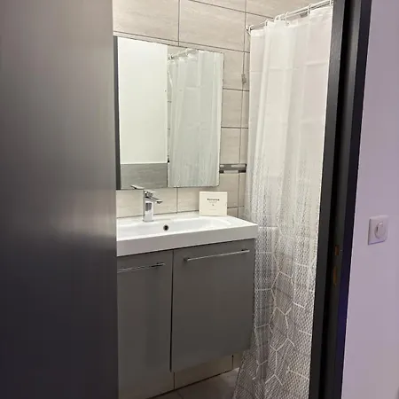 Apartment Moderne Centre Du Cres Le Cres